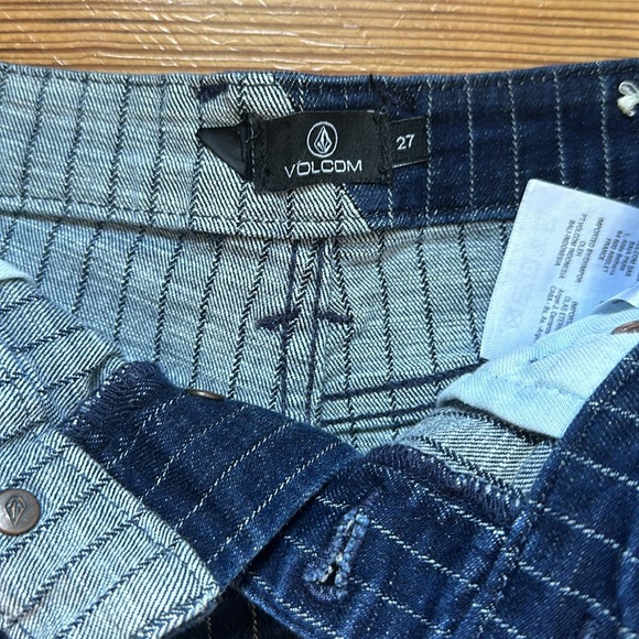 Volcom High Rise Shorts Size 27 - Picture 4 of 4